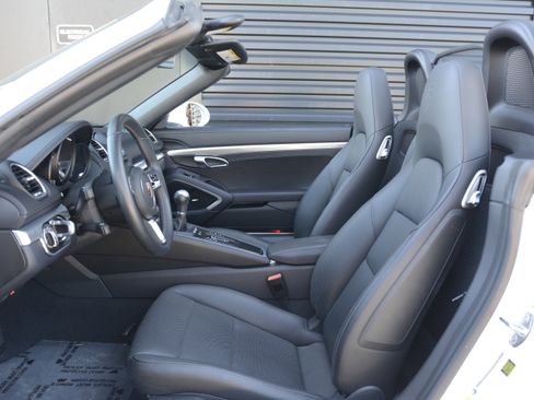 Certified 2024 Porsche 718 Boxster RWD image 15