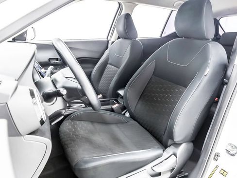 Used 2023 Nissan Kicks SV FWD image 27
