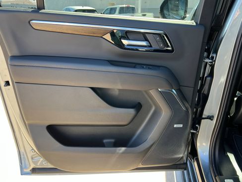 New 2026 Chevrolet Suburban High Country w/ Sun And Tow Package image 19