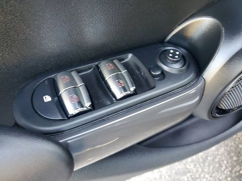 Used 2018 MINI Cooper 4-Door Hardtop image 17