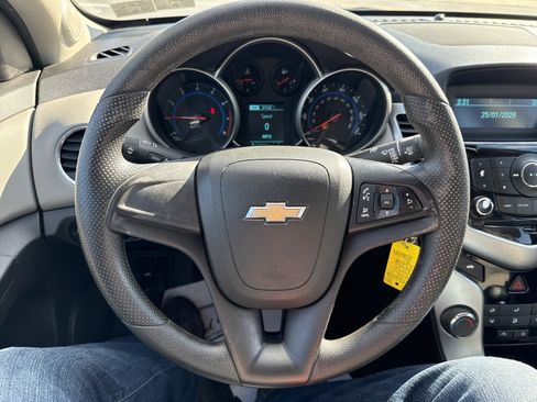 Used 2016 Chevrolet Cruze LS image 17