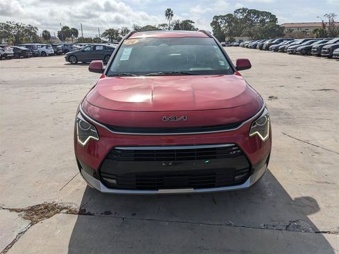 Certified 2024 Kia Niro EX Touring image 4