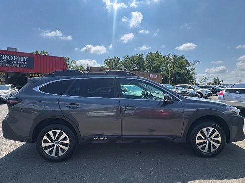 Used 2023 Subaru Outback Premium AWD/4WD image 4