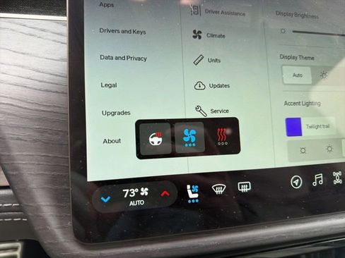 Used 2024 Rivian R1S Adventure image 53