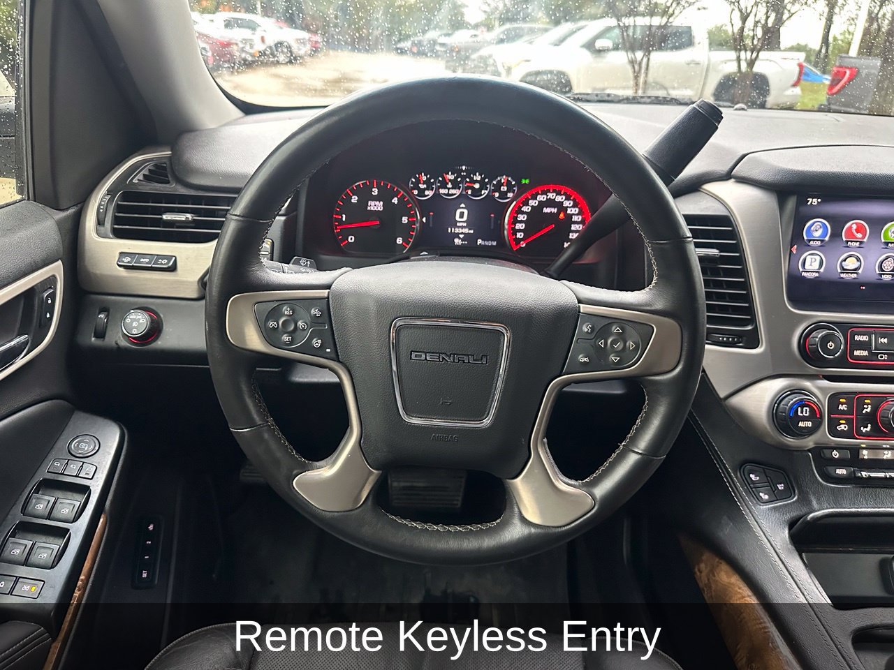 Used 2015 GMC Yukon Denali w/ Premium Package RWD image 13