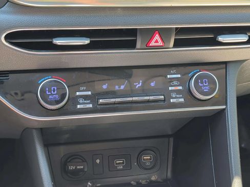 Used 2021 Hyundai Sonata SEL w/ Convenience Package FWD image 16