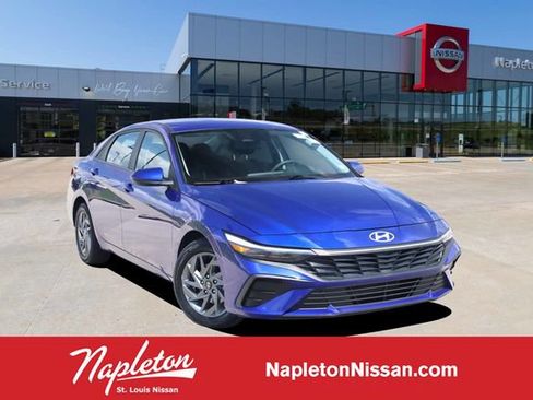 Used 2024 Hyundai Elantra SEL FWD image 1