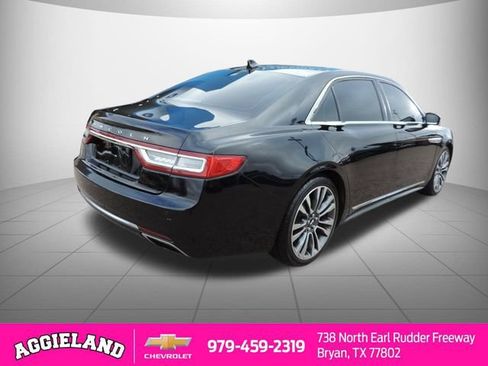 Used 2018 Lincoln Continental Select image 4
