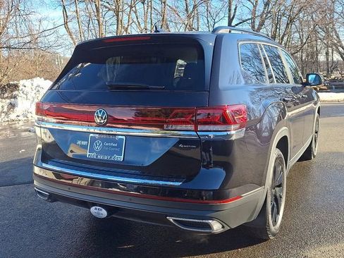 Certified 2025 Volkswagen Atlas SE image 10