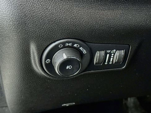 Used 2024 Jeep Compass Limited w/ Sun and Sound Group AWD/4WD image 14