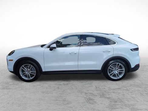 Used 2024 Porsche Cayenne Coupe image 9