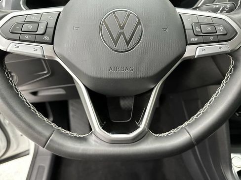 Used 2023 Volkswagen Tiguan SE AWD/4WD image 14
