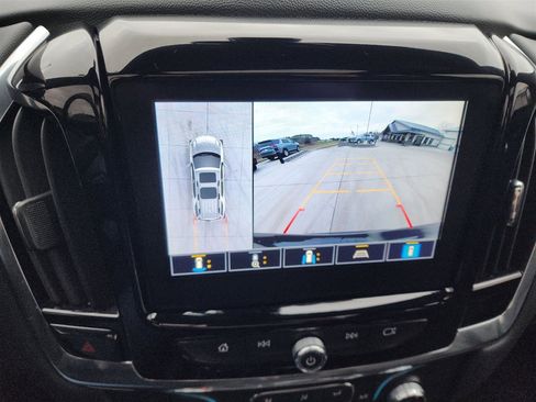 Used 2023 Chevrolet Traverse RS image 27