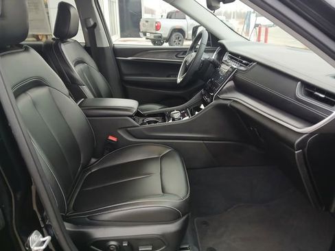 Used 2023 Jeep Grand Cherokee L Limited image 18