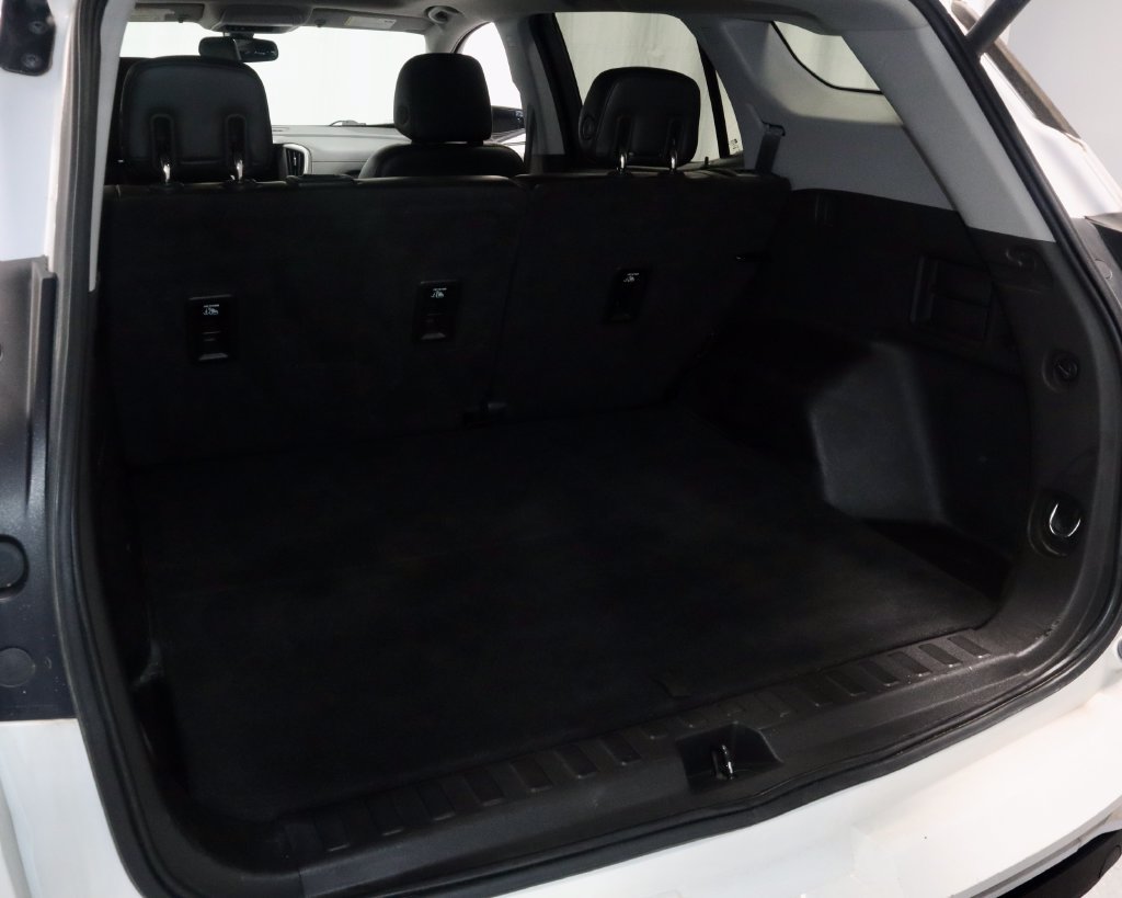 Used 2018 GMC Terrain SLT w/ Preferred Package AWD/4WD image 14