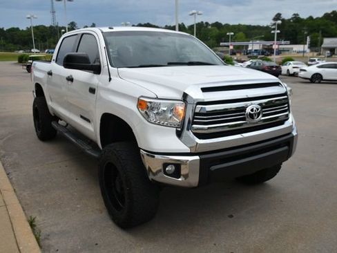 Used 2017 Toyota Tundra SR5 w/ SR5 Upgrade Package AWD/4WD image 7