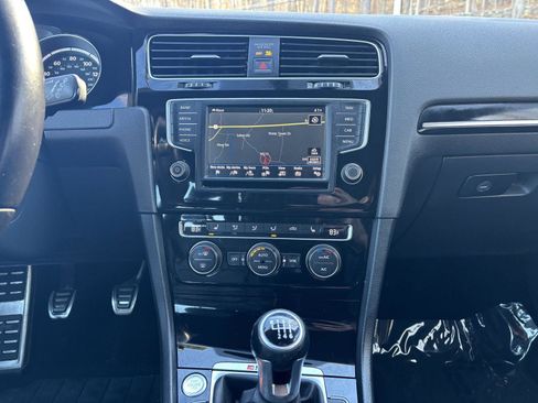 Used 2016 Volkswagen Golf R 4-Door image 8