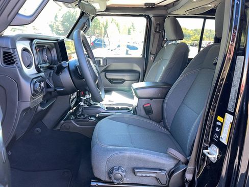 Used 2024 Jeep Wrangler Sport S image 12