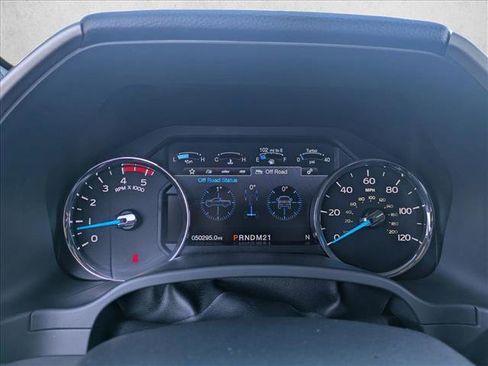 Used 2019 Ford F350 Lariat w/ Camper Package image 10