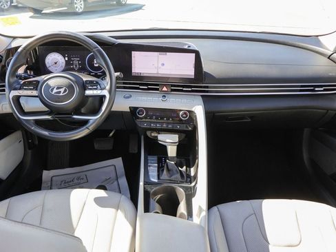 Used 2024 Hyundai Elantra Limited image 6