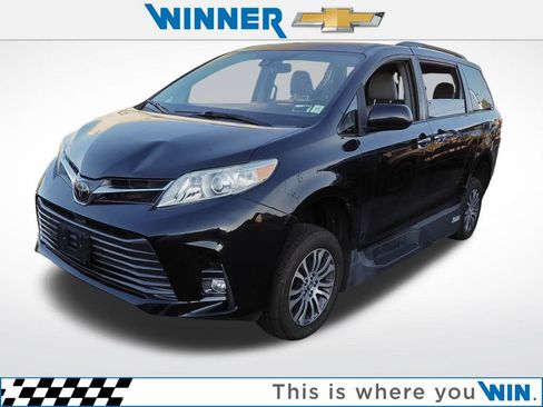 Used 2019 Toyota Sienna XLE FWD image 1