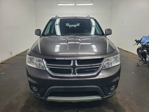 Used 2017 Dodge Journey SXT w/ Comfort/Convenience Group FWD image 2