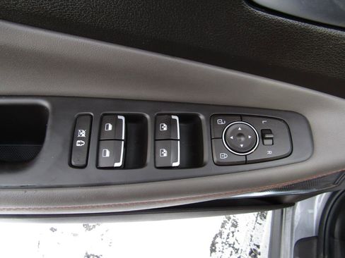 Used 2020 Hyundai Santa Fe SEL w/ Convenience + Premium Package image 11