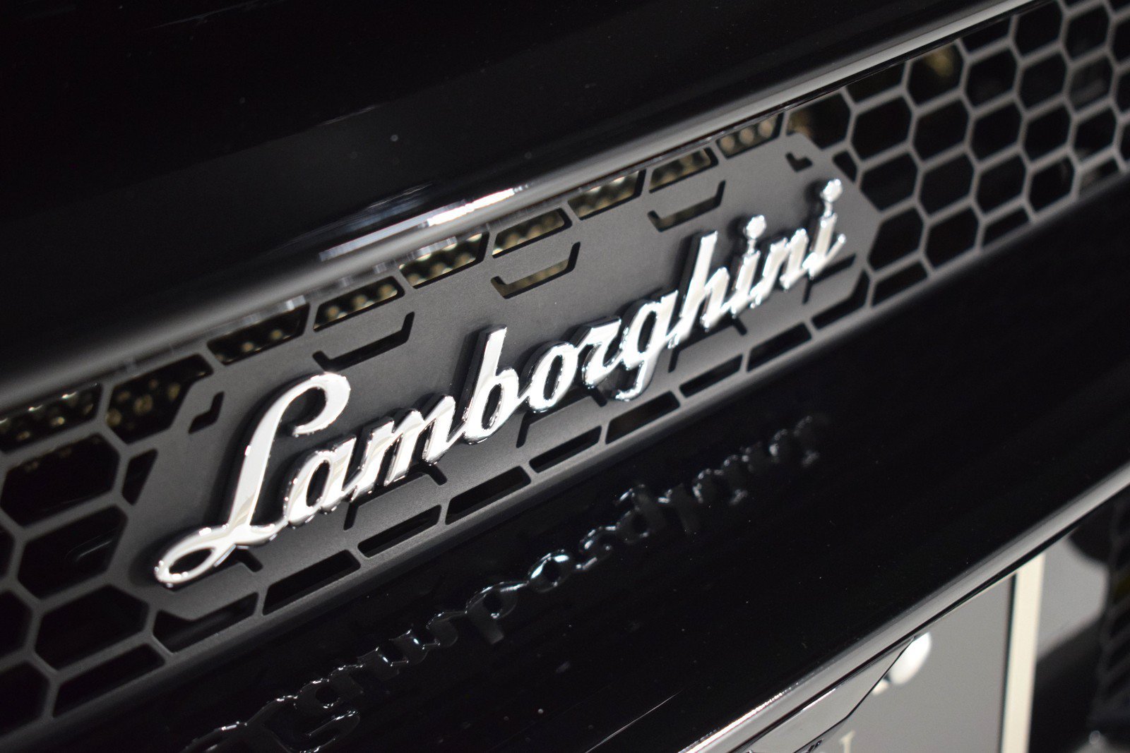 Used 2023 Lamborghini Huracan Tecnica RWD image 15