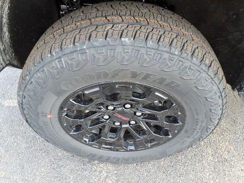 New 2026 GMC Canyon Elevation w/ Convenience Package image 13