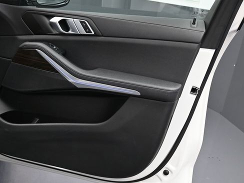 Used 2021 BMW X5 xDrive40i w/ Convenience Package image 36