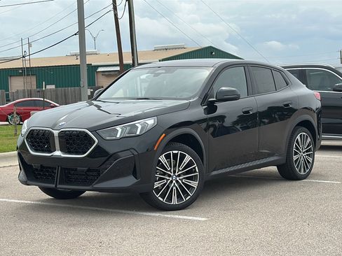New 2026 BMW X2 xDrive28i w/ Technology Package AWD/4WD image 1