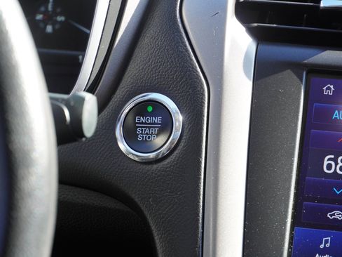 Used 2019 Ford Fusion SE image 35