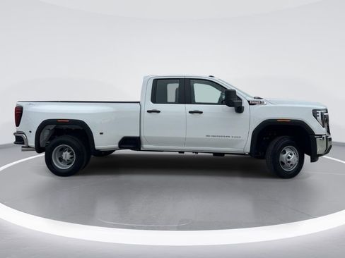 New 2026 GMC Sierra 3500 Pro AWD/4WD image 2