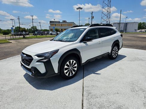 Certified 2025 Subaru Outback Limited w/ Popular Package #2 image 2