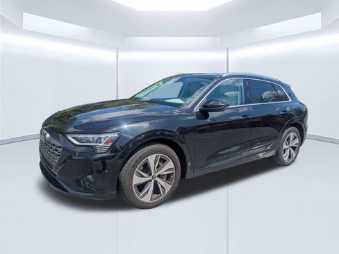 Used 2024 Audi Q8 e-tron Premium Plus w/ Premium Plus Package AWD/4WD image 7