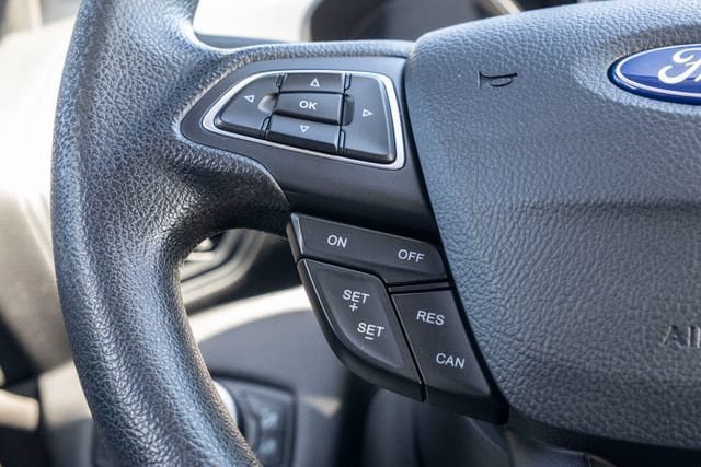 Used 2019 Ford Escape SE FWD image 11