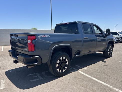 Used 2020 Chevrolet Silverado 2500 Custom w/ Custom Value Package AWD/4WD image 4