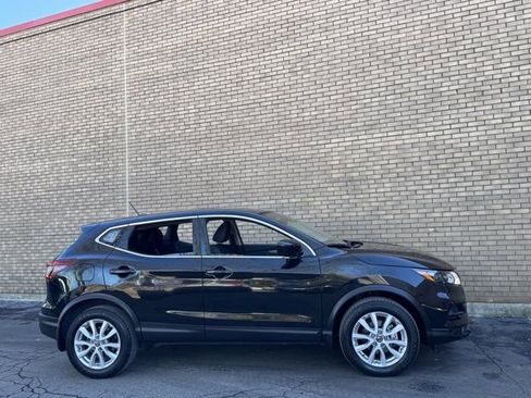 Used 2022 Nissan Rogue Sport S image 4