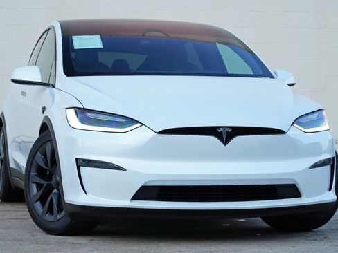 Used 2023 Tesla Model X AWD/4WD image 4