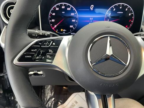 Used 2026 Mercedes-Benz GLC 300 image 24