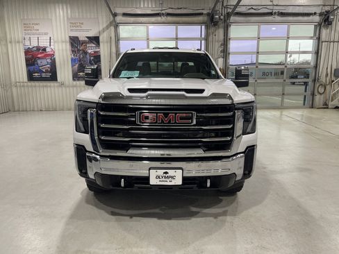 Used 2024 GMC Sierra 3500 SLT w/ SLT Premium Package image 3
