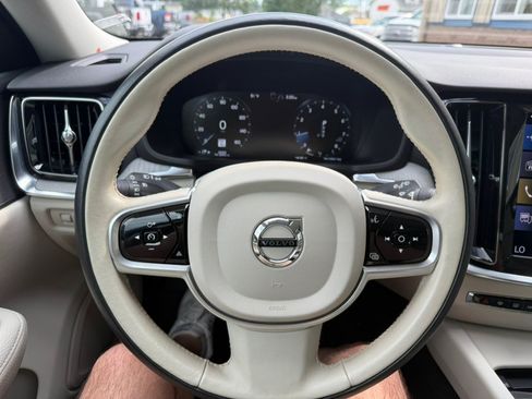 Used 2022 Volvo V60 T5 Cross Country AWD/4WD image 15