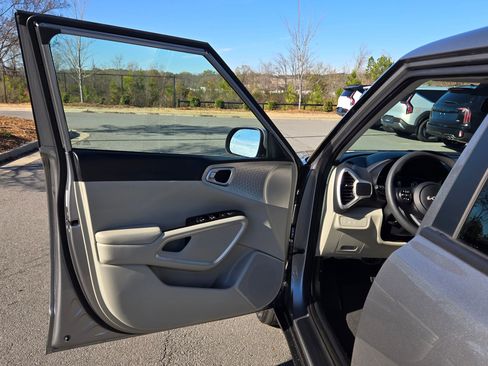Certified 2025 Kia Soul LX w/ LX Technology Package image 20