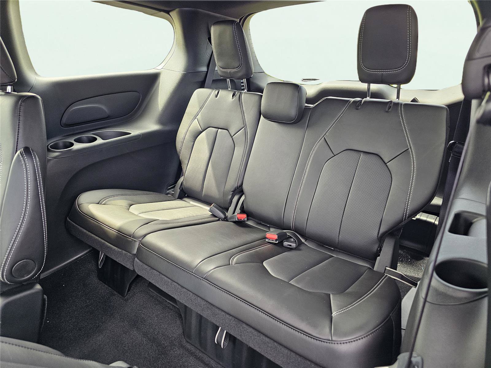 New 2027 Chrysler Pacifica Select FWD image 32