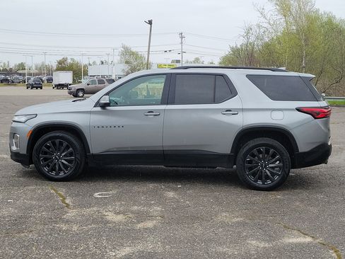 Used 2023 Chevrolet Traverse RS w/ LPO, Floor Liner Package AWD/4WD image 8