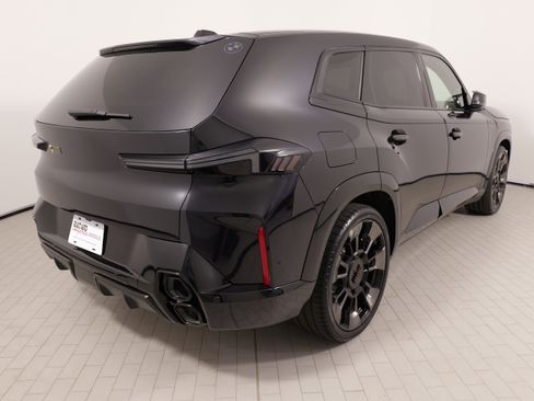 Used 2023 BMW XM w/ M Driver's Package AWD/4WD image 13