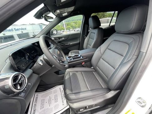 New 2026 Chevrolet Equinox LT w/ Convenience Package II image 16