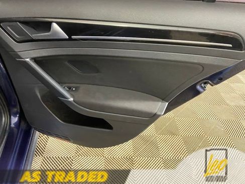 Used 2015 Volkswagen Golf 4-Door FWD image 14