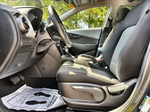 Used 2020 Hyundai Kona SEL FWD image 12