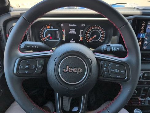 Used 2024 Jeep Wrangler Unlimited Rubicon w/ Technology Group AWD/4WD image 16